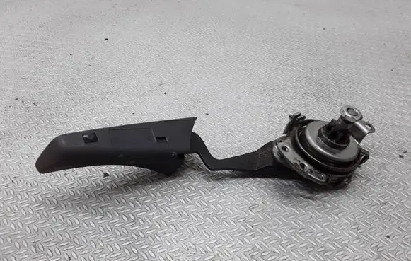 Volkswagen Touran I Seat adjustment handle 1K0882252