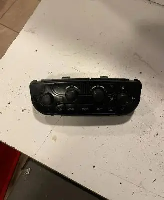 Mercedes-Benz C W203 Climate control unit A2098300085