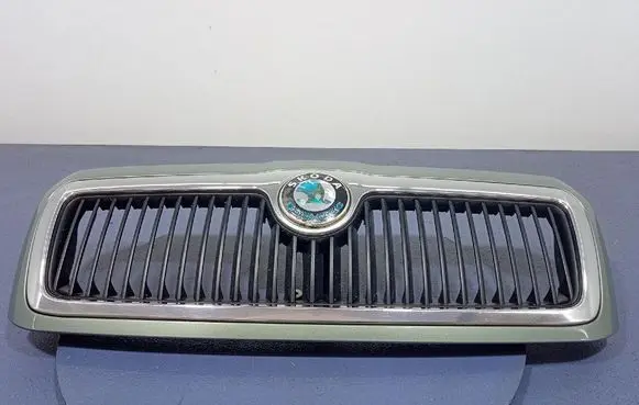 Skoda Octavia Mk1 (1U) Front grill 1U0853651E