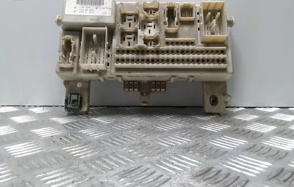 Ford Focus C-MAX Fuse module 4M5T14A073BF 6M5T14014PKA