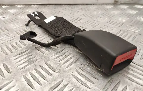 BMW M4 F82 F83 Rear seatbelt buckle 7335288