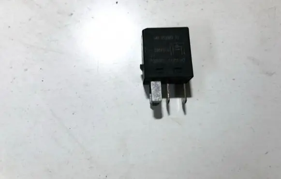 Volvo S40, V40 Other relay mb95338211