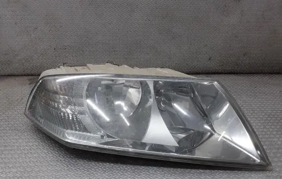 Skoda Octavia Mk2 (1Z) Headlight/headlamp