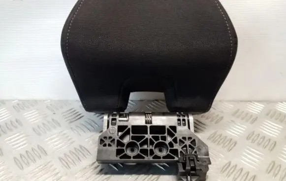 Volvo V40 Rear seat headrest 