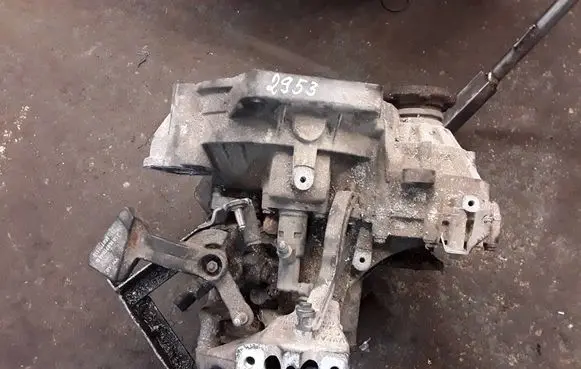 Volkswagen Golf V Manual 5 speed gearbox GQQ
