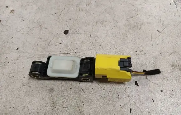 Volkswagen Touareg I Airbag deployment crash/impact sensor 4B0959643E