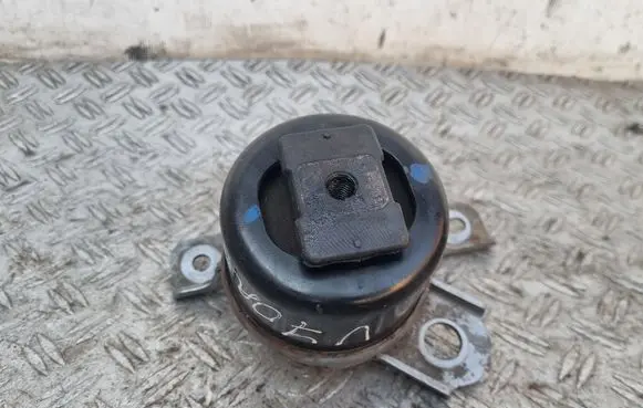 Volvo V70 Engine mount bracket 30636633