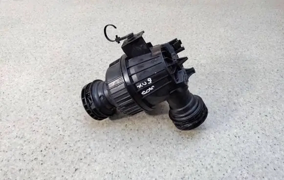 Volvo XC40 Intake resonator 31657534