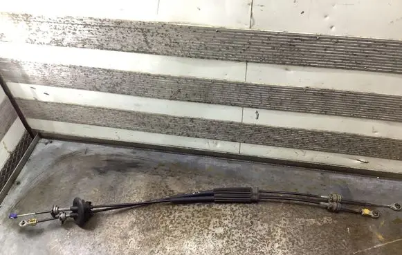 Peugeot 5008 Gear shift cable linkage 119127644
