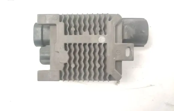 Volvo V40 Cross country Coolant fan relay 940009301