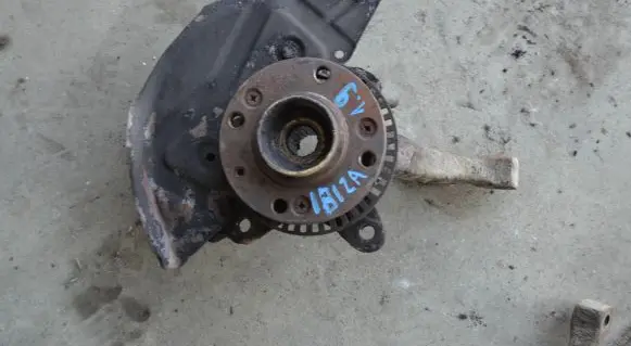 Seat Ibiza II (6k) Front wheel hub spindle knuckle