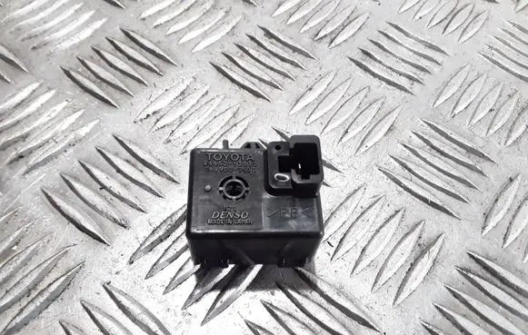 Toyota Avensis T250 Other control units/modules 8665013010 0689003570