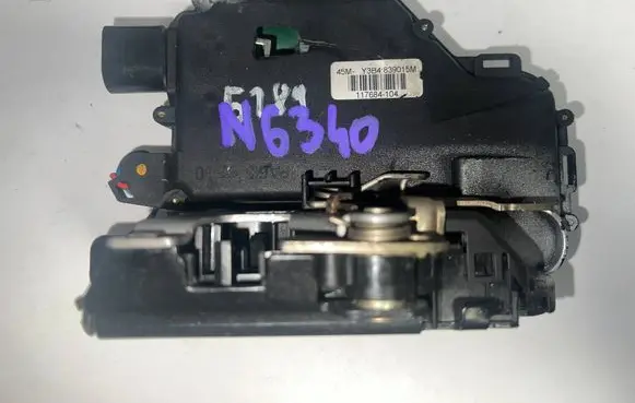 Seat Leon (1M) Rear door lock Y3B4839015M 117684104