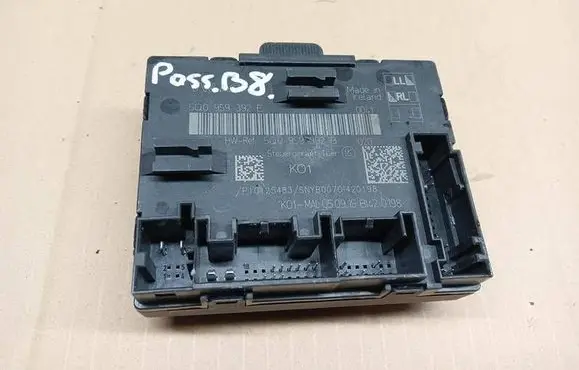 Volkswagen PASSAT B8 Door control unit/module 5Q0959392E 5Q0959392B