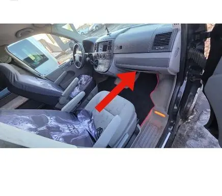 Volkswagen Multivan T5 Dashboard lower bottom trim panel 7H5857934A