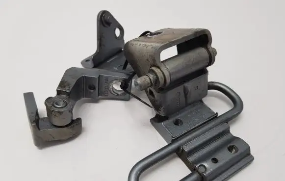Rear door hinge set