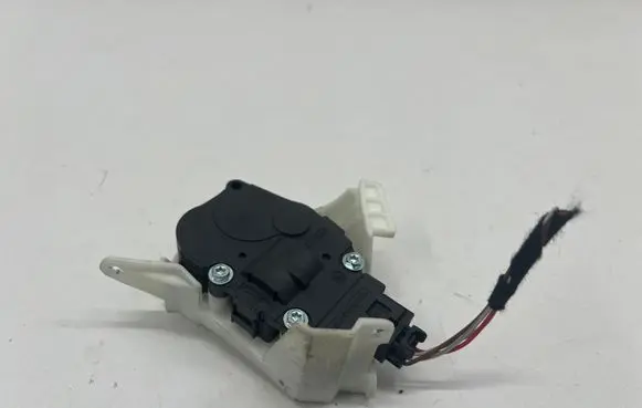 Porsche Macan (95B) Air flap motor/actuator K9749007