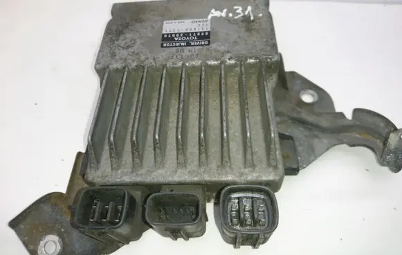 Toyota Avensis T250 Fuel injection control unit/module 8987120070 1310001371