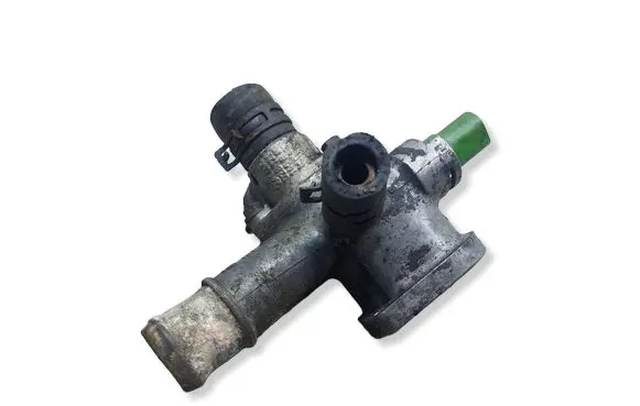 Volkswagen PASSAT B5 Engine coolant pipe/hose 038121133AKASACJ 038121133A