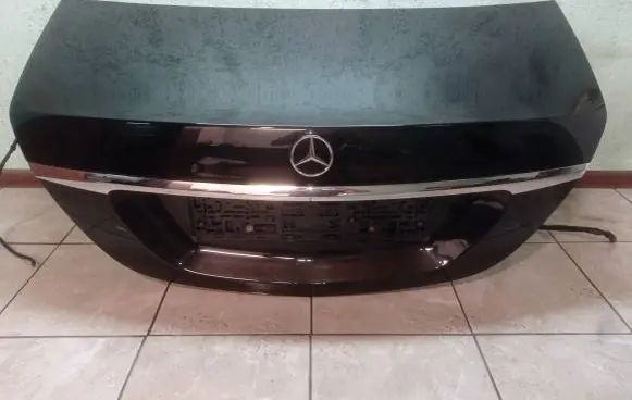 Tailgate/trunk/boot lid