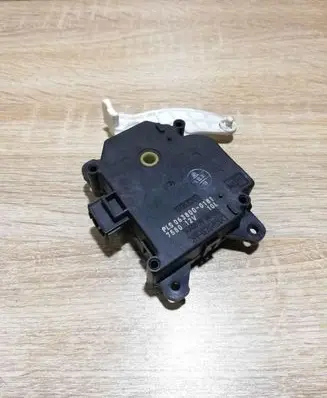 Toyota RAV 4 (XA30) Air flap motor/actuator 0638000181