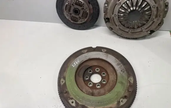 Opel Vivaro Clutch set kit 3000950651 8200509932B 8200509932