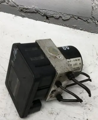 Mini One - Cooper R50 - 53 ABS Pump 6765282