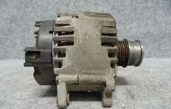 Skoda Octavia Mk3 (5E) Generator/alternator 04C903023K