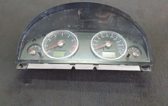 Ford Mondeo Mk III Speedometer (instrument cluster) 1S7F10841