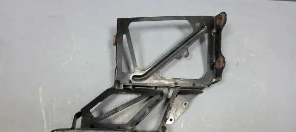 Audi A6 C7 Radiator mount bracket 4G0121261F