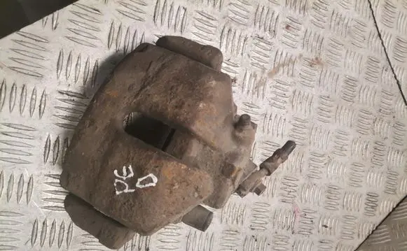 Volkswagen PASSAT B6 Front brake caliper