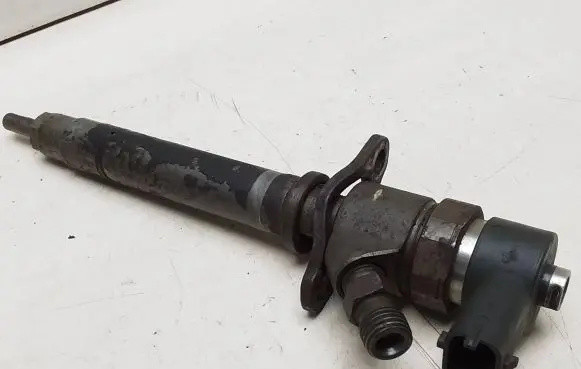 Volvo V70 Fuel injector 0445110078