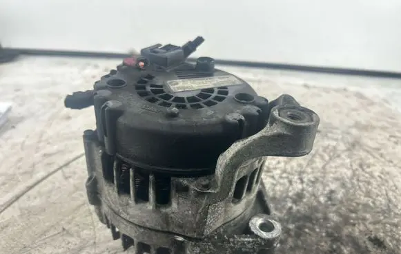 BMW 1 E82 E88 Generator/alternator 7802261