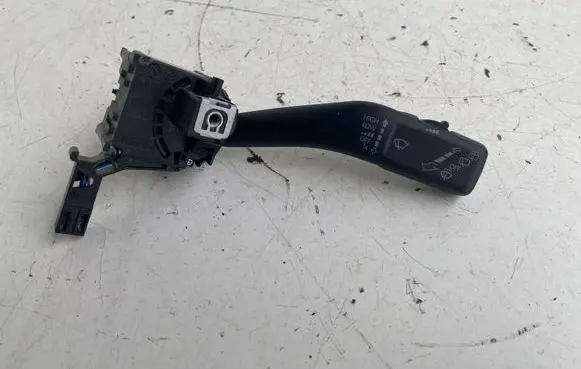 Volkswagen Golf V Wiper control stalk 696400