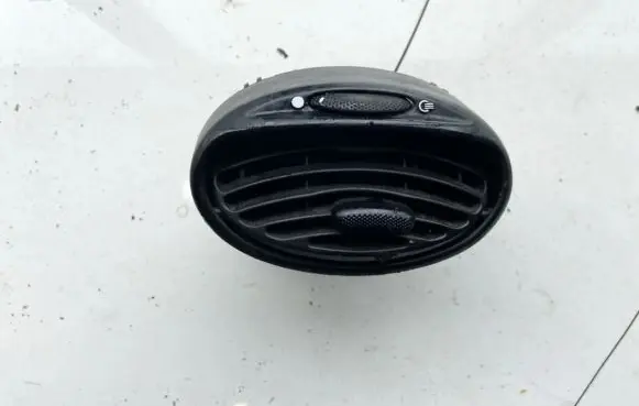 Ford Focus Dash center air vent grill 98AB19893