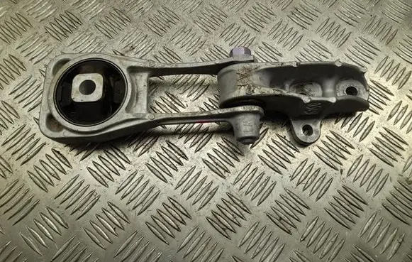 Toyota Yaris Cross Engine mount bracket