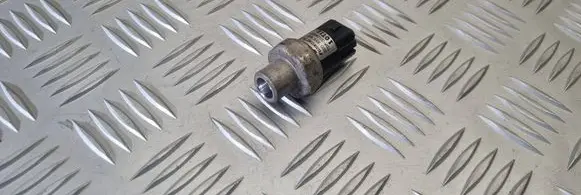 Audi A6 S6 C5 4B Air conditioning (A/C) pressure sensor 8D0959482B