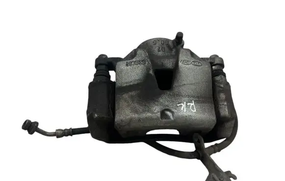 Hyundai Tucson TL Front brake caliper 8172F