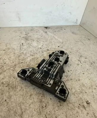 Volkswagen Golf IV Tail light bulb cover holder 1j6945257