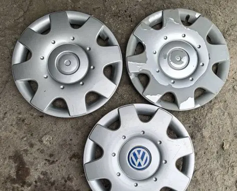 Volkswagen New Beetle R16 wheel hub/cap/trim 1C0601147F