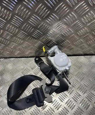 Subaru Outback (BS) Front seatbelt
