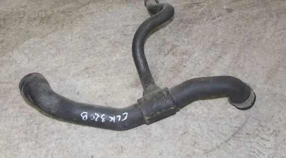 Mercedes-Benz CLK A209 C209 Engine coolant pipe/hose