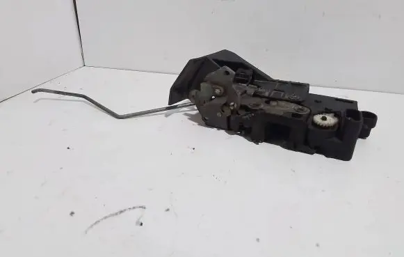 Alfa Romeo 156 Front door lock 16835532