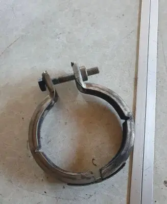 Mercedes-Benz R W251 Muffler pipe connector clamp 