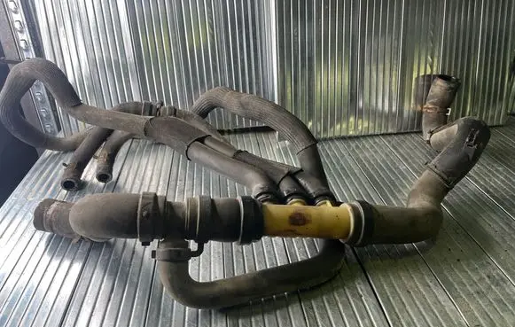 Renault Scenic III - Grand scenic III Engine coolant pipe/hose 1800430425 180944
