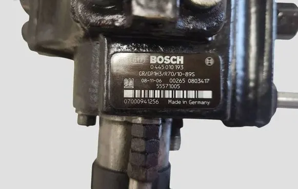 Opel Insignia A Fuel injection high pressure pump 0445010193 55571005