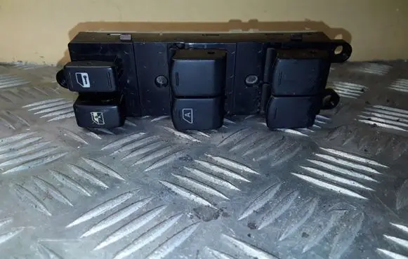 Nissan Murano Z50 Electric window control switch 254019W100
