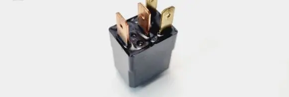 Mazda 2 Other relay 71818498 UM4667730 ACM33221M39