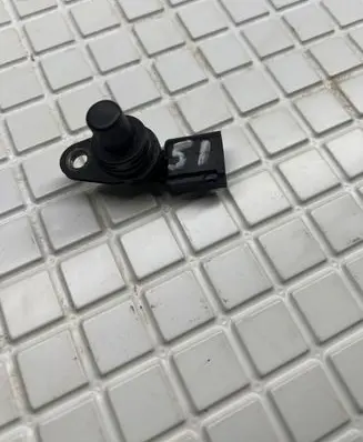 Volkswagen Golf V Camshaft speed sensor 0306907601