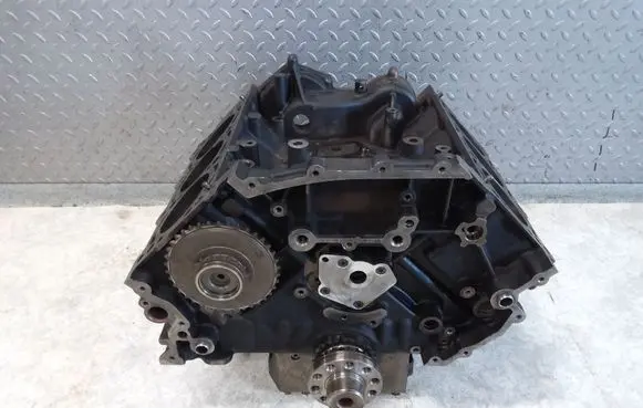 Volkswagen Phaeton Engine block 059100105BX BMK 059100104D